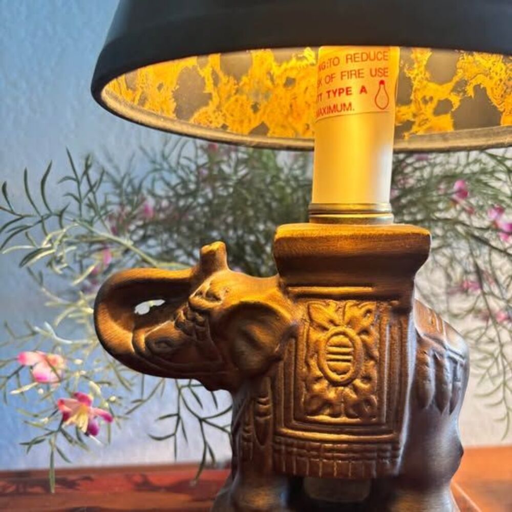 Small Lampcrafters North Carolina Elephant Lamp Vintage